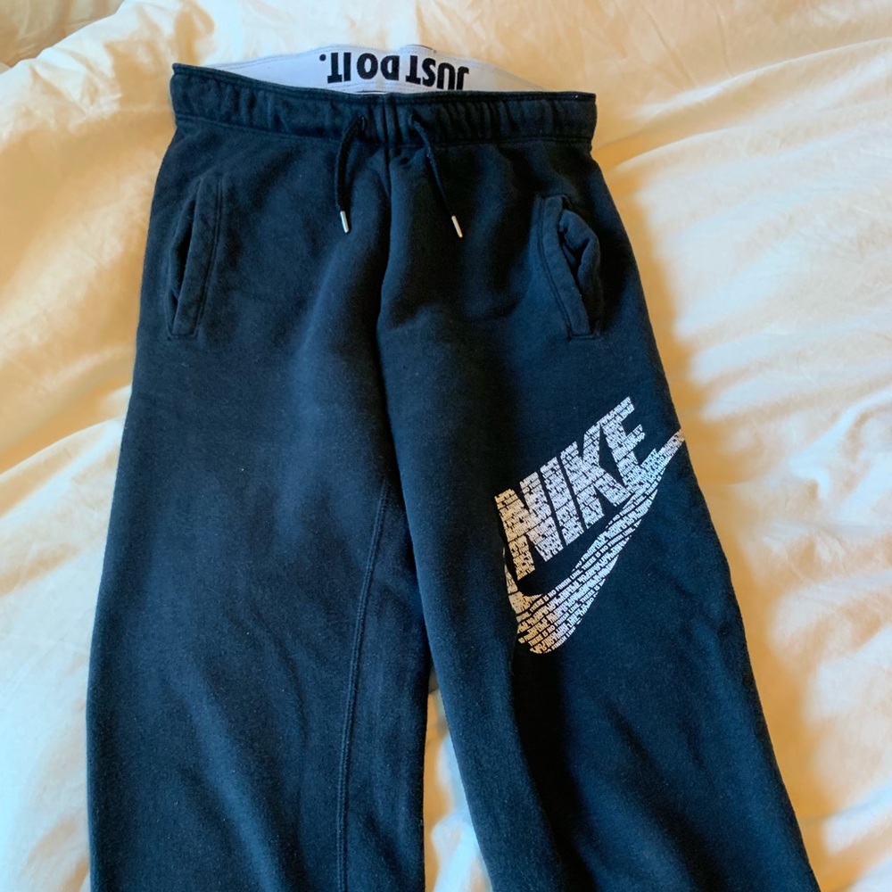 🌈Trendy Nike Joggers🌈